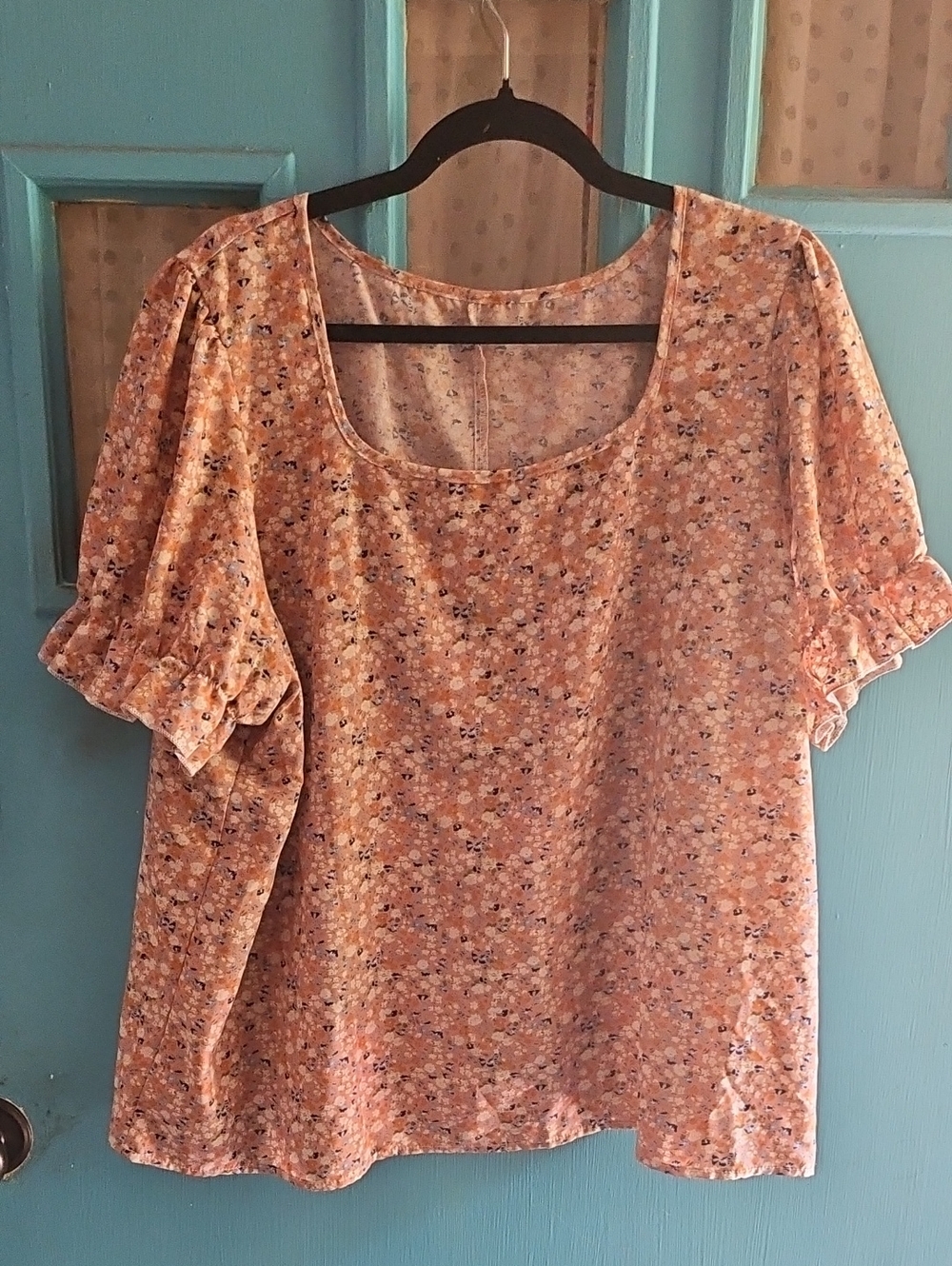 SHEIN Peach Floral Scoop Neck Ruffle Sleeve Top